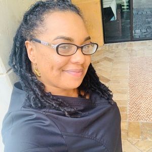 Meet your Posher, Denise